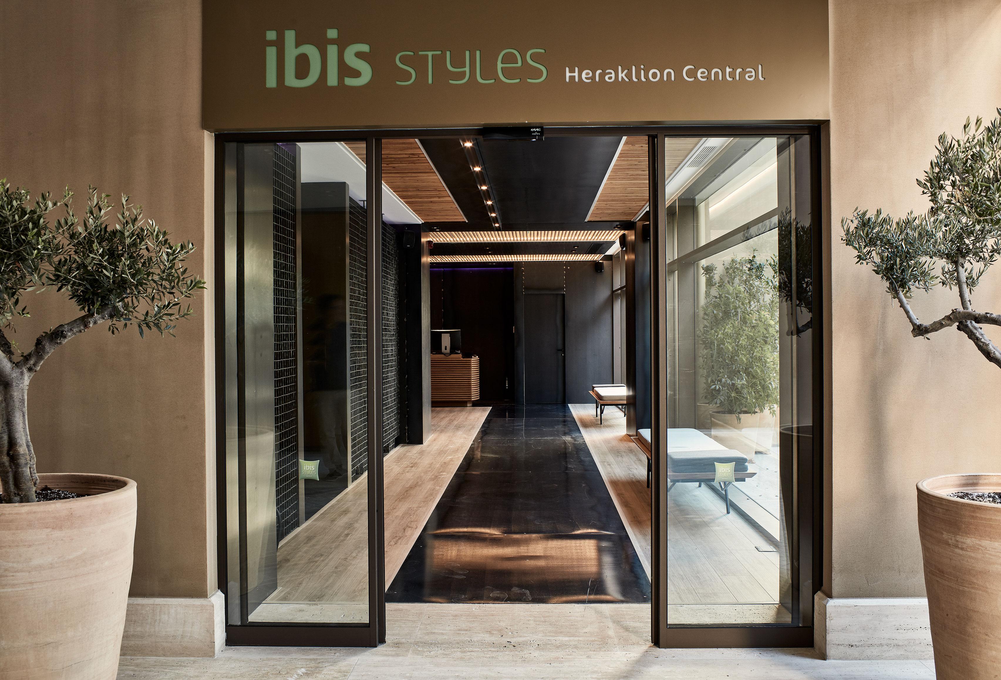 Ibis Styles Heraklion Central Exterior foto